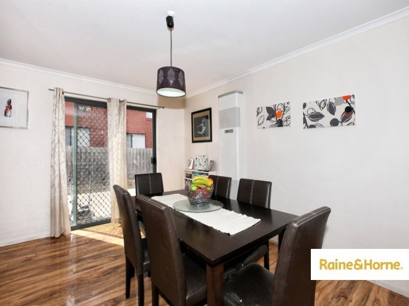 14 McLaurin Ave, Roxburgh Park VIC 3064
