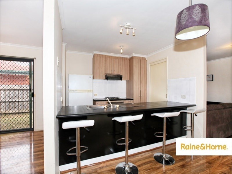 14 McLaurin Ave, Roxburgh Park VIC 3064