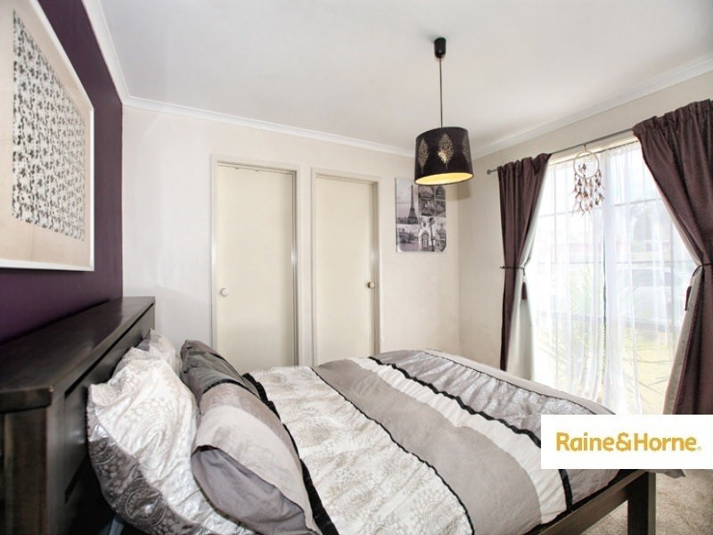 14 McLaurin Ave, Roxburgh Park VIC 3064
