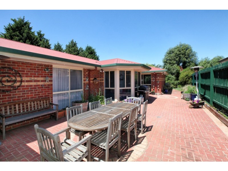 4 Mensa Court, Roxburgh Park VIC 3064