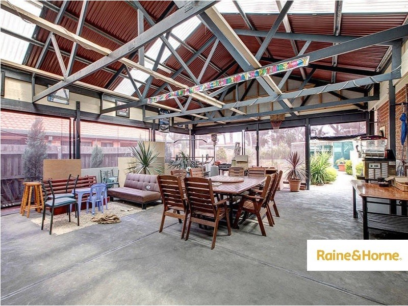 5 Bonney Place, Roxburgh Park VIC 3064