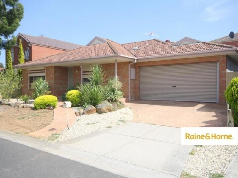 31 Aquila Grove, Roxburgh Park VIC 3064