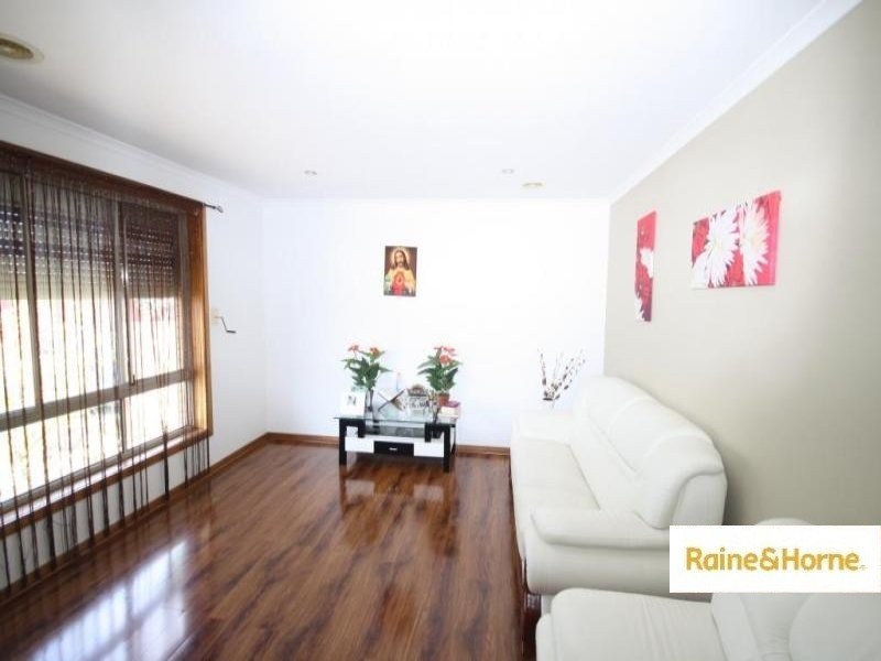 31 Aquila Grove, Roxburgh Park VIC 3064
