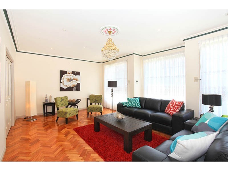 64 Mckenzie Crescent, Roxburgh Park VIC 3064
