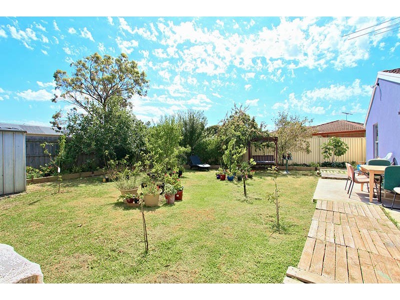 13 Glenmaggie Court, Meadow Heights VIC 3048