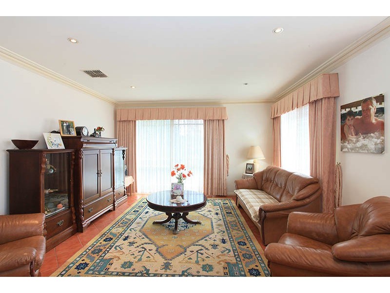 5 Stevens Close, Roxburgh Park VIC 3064