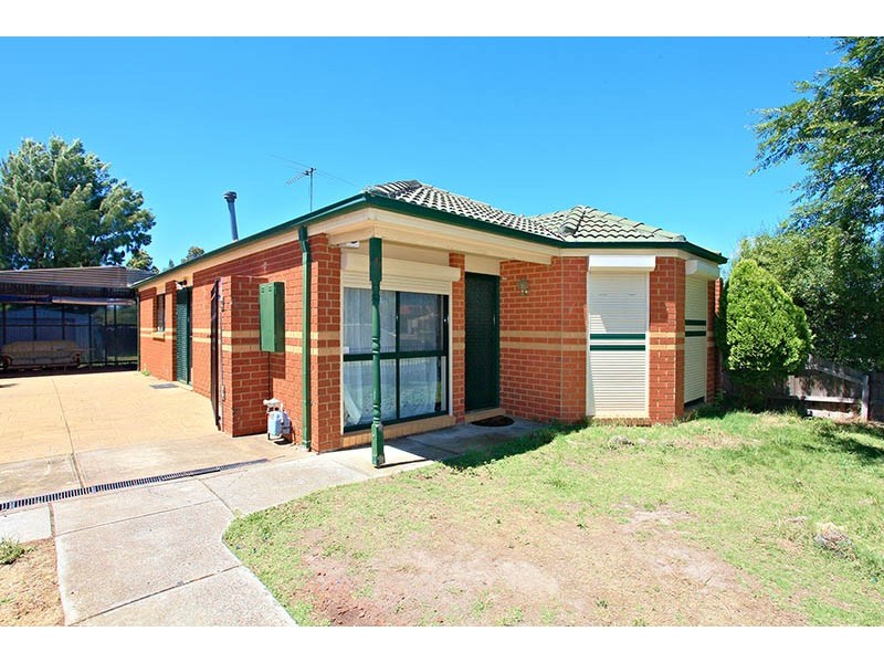 22 Pinnock Ave, Roxburgh Park VIC 3064