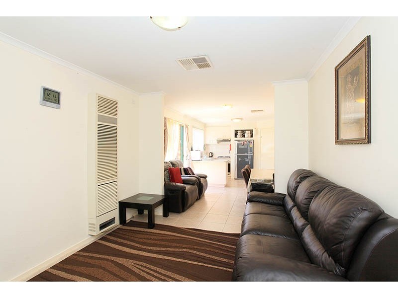 22 Pinnock Ave, Roxburgh Park VIC 3064