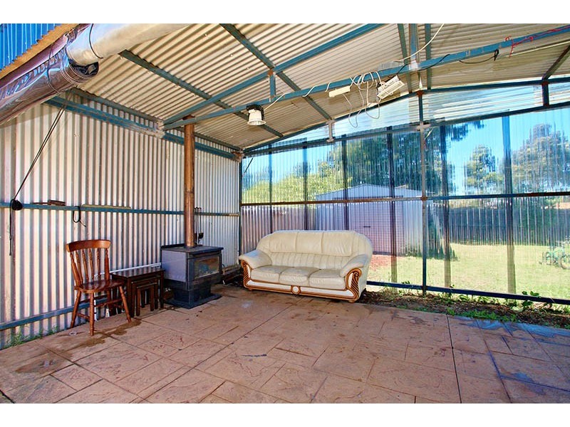 22 Pinnock Ave, Roxburgh Park VIC 3064