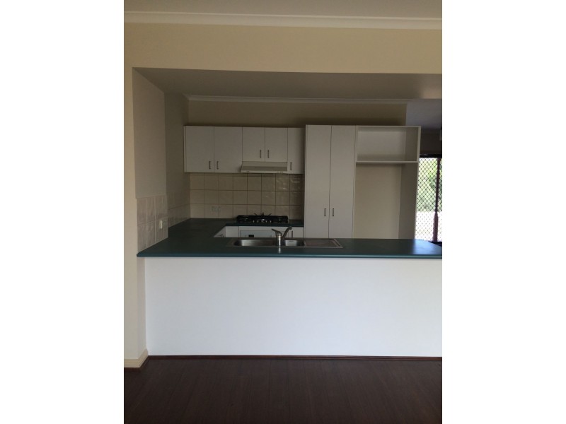 10/8 Knight Crescent, Roxburgh Park VIC 3064