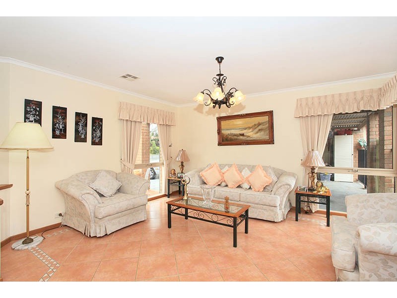 36 Rearden Crescent, Roxburgh Park VIC 3064