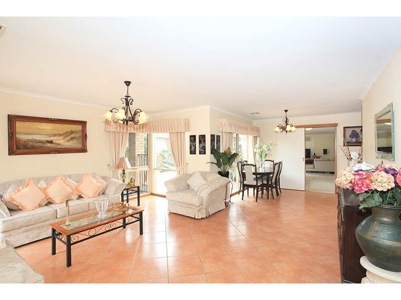 36 Rearden Crescent, Roxburgh Park VIC 3064