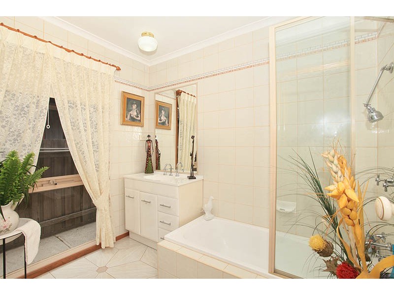 36 Rearden Crescent, Roxburgh Park VIC 3064