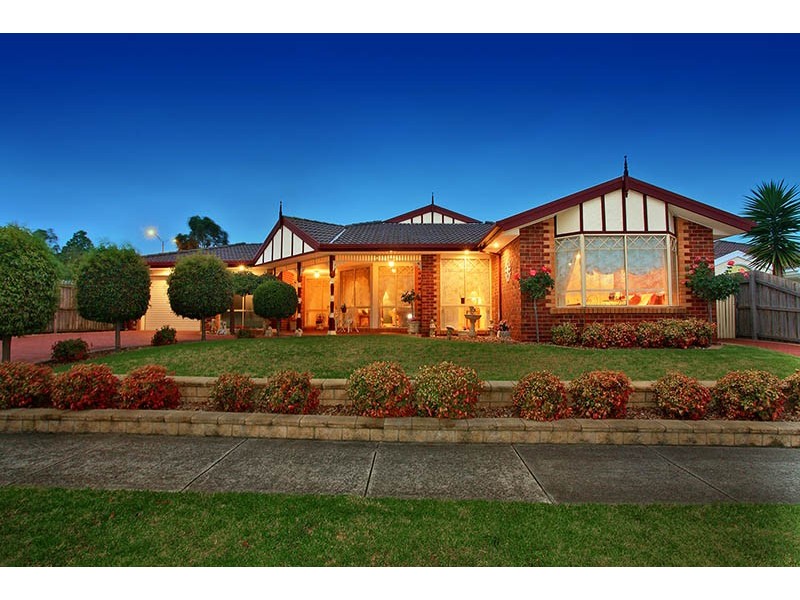 9 Wrigley Crescent, Roxburgh Park VIC 3064