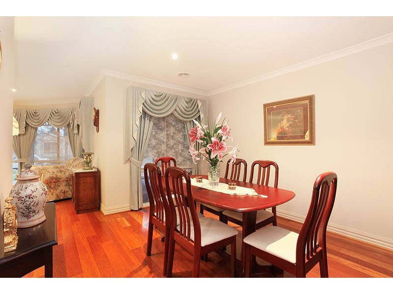 9 Wrigley Crescent, Roxburgh Park VIC 3064