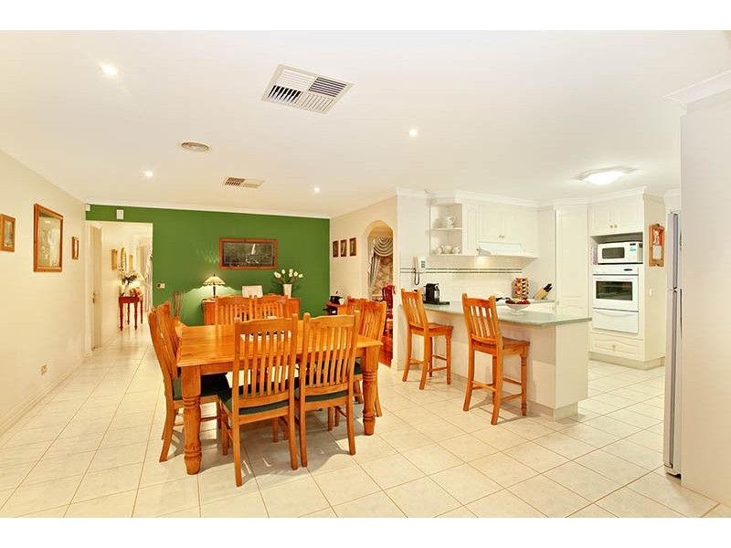 9 Wrigley Crescent, Roxburgh Park VIC 3064