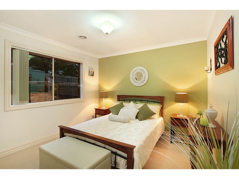 9 Wrigley Crescent, Roxburgh Park VIC 3064