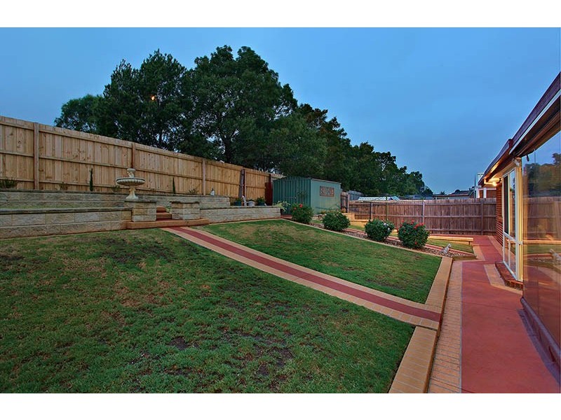 9 Wrigley Crescent, Roxburgh Park VIC 3064