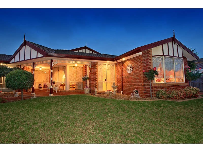 9 Wrigley Crescent, Roxburgh Park VIC 3064