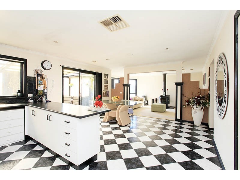 1 Barrett Court, Roxburgh Park VIC 3064