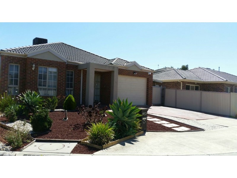 4 Amalfi Crt, Roxburgh Park VIC 3064