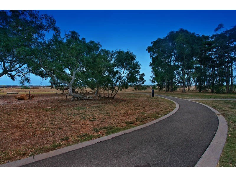 93 Bridgehaven Drive, Craigieburn VIC 3064