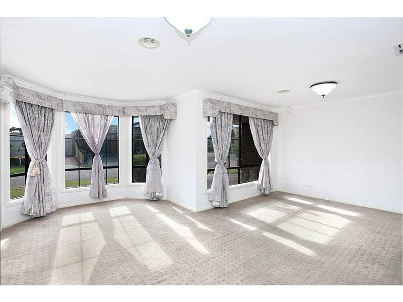 5 Terrell Court, Roxburgh Park VIC 3064