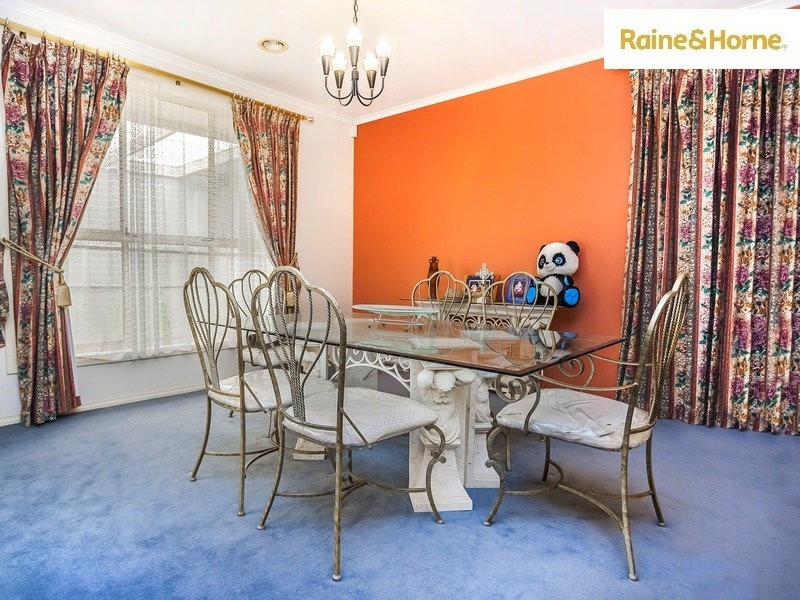 9 Murchison Drive, Roxburgh Park VIC 3064