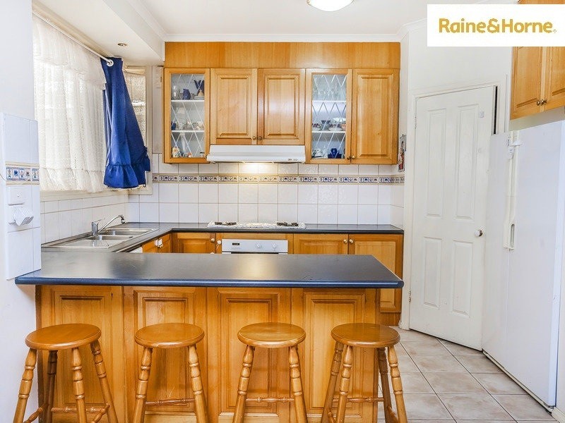 9 Murchison Drive, Roxburgh Park VIC 3064