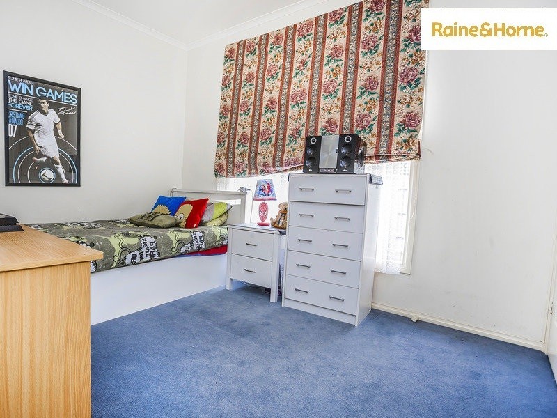 9 Murchison Drive, Roxburgh Park VIC 3064