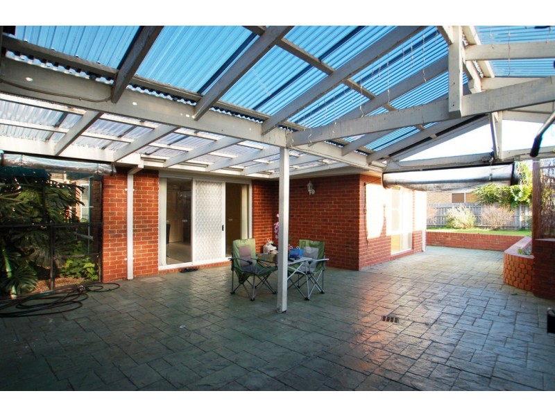 39 St Clair Blvd, Roxburgh Park VIC 3064