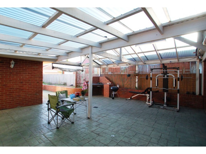 39 St Clair Blvd, Roxburgh Park VIC 3064