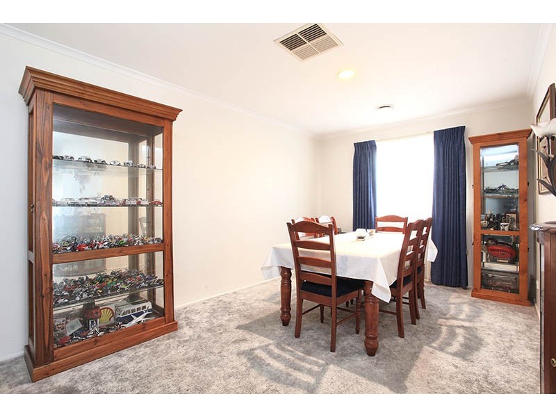 17 Terrell Court, Roxburgh Park VIC 3064