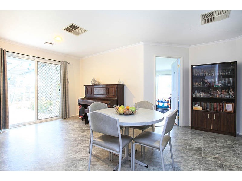 17 Terrell Court, Roxburgh Park VIC 3064