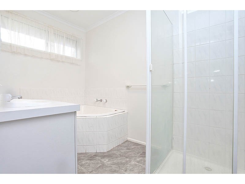 17 Terrell Court, Roxburgh Park VIC 3064