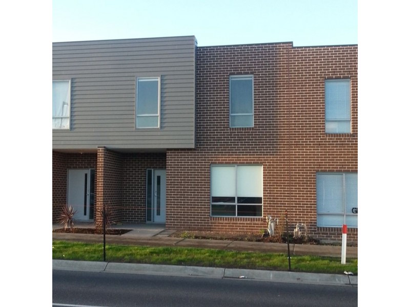 50 Sahi Crescent, Roxburgh Park VIC 3064