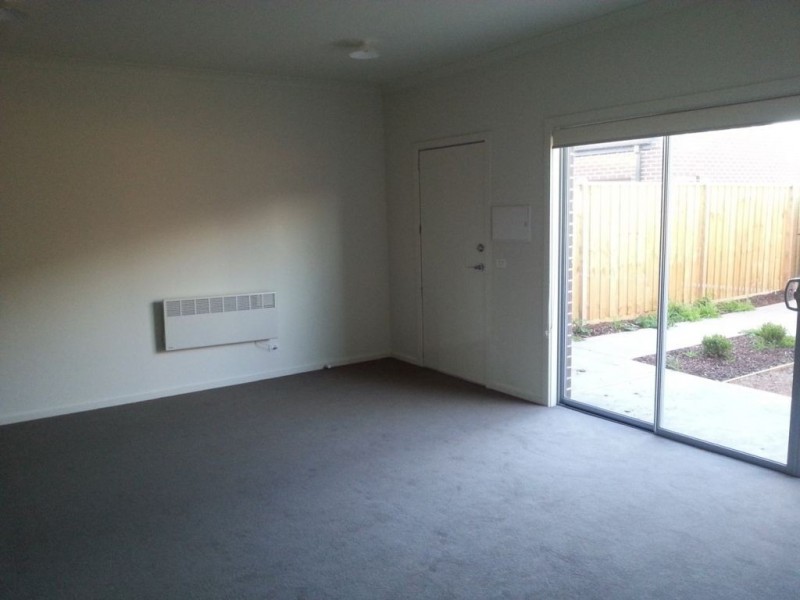 50 Sahi Crescent, Roxburgh Park VIC 3064