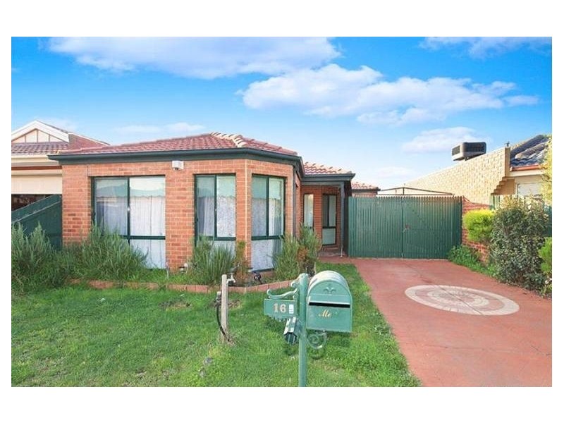 16 MACKELLAR DRIVE, Roxburgh Park VIC 3064