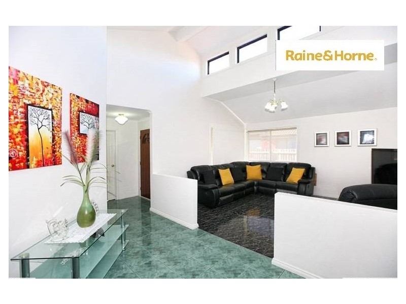 4 McConnell Cres, Roxburgh Park VIC 3064