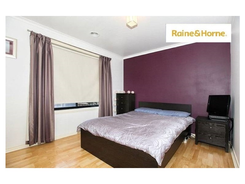 4 McConnell Cres, Roxburgh Park VIC 3064