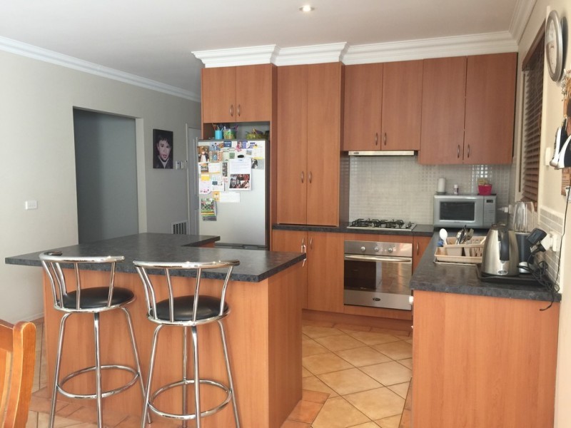 12 Chesterville Crt, Roxburgh Park VIC 3064