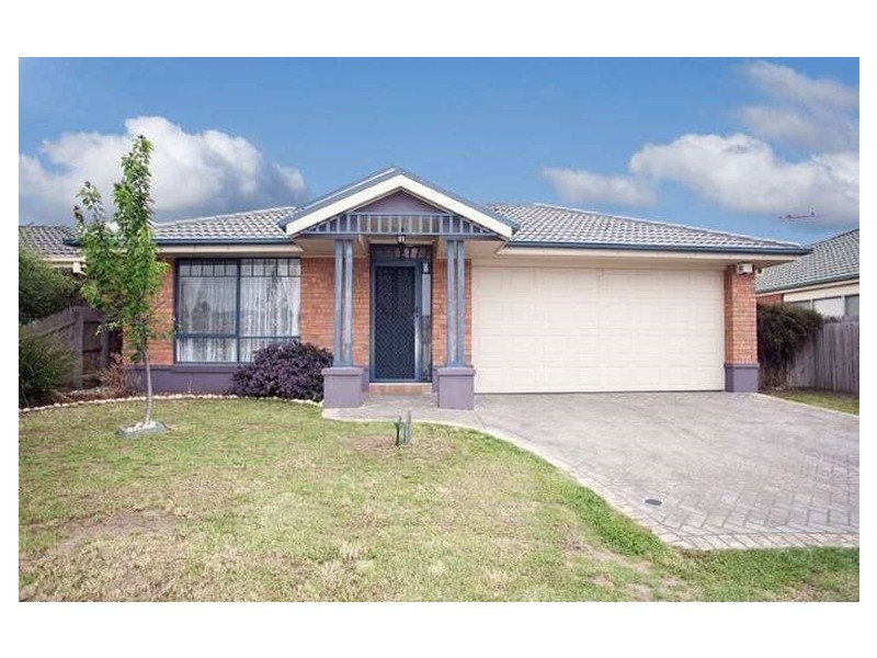 32 Thames Way, Roxburgh Park VIC 3064