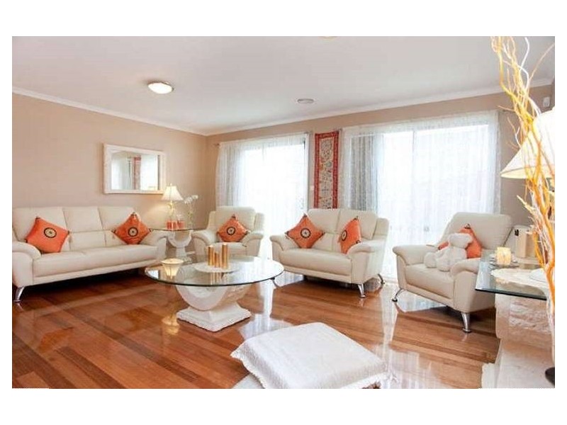 32 Thames Way, Roxburgh Park VIC 3064