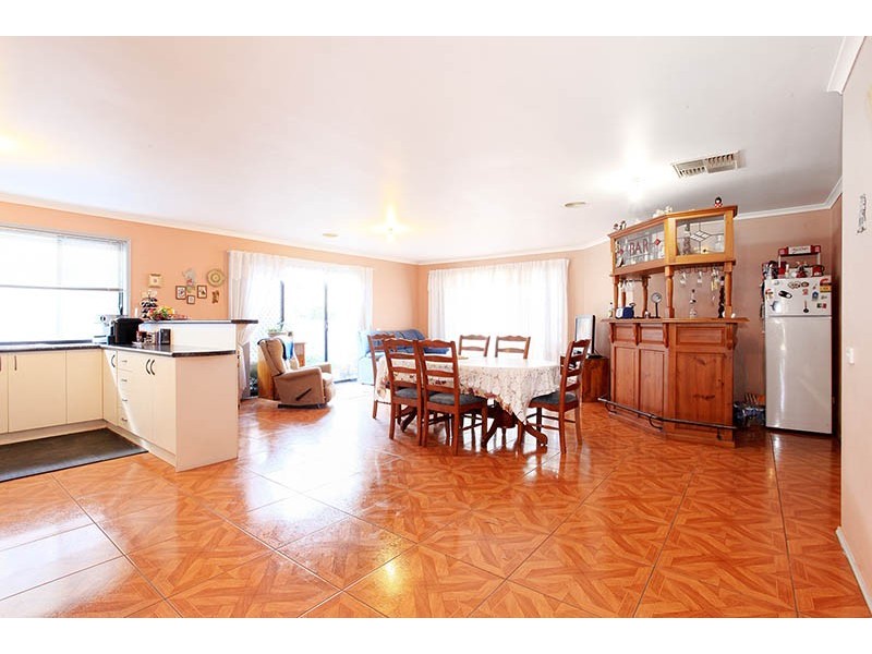 20 Southern Cross Drive, Roxburgh Park VIC 3064