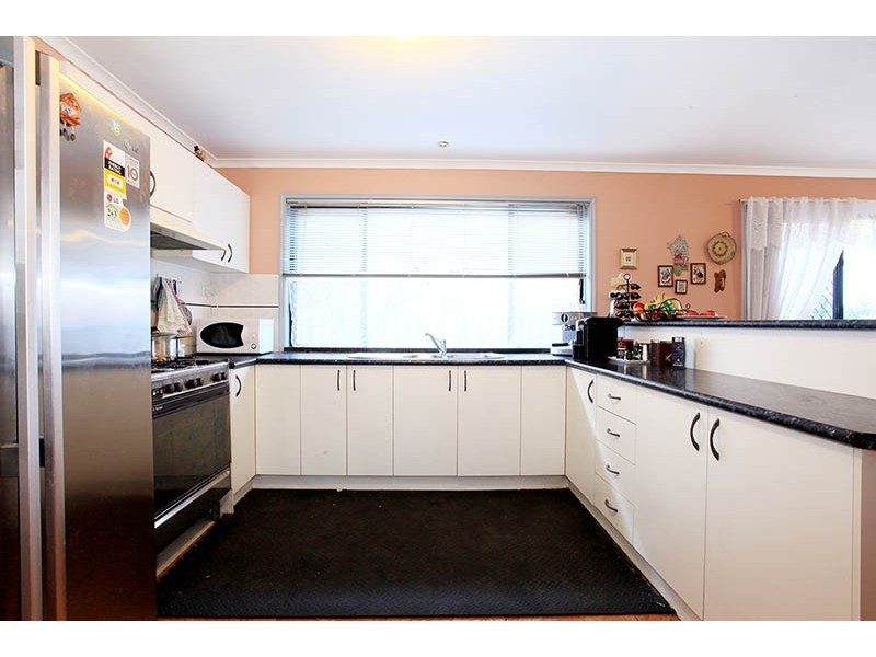 20 Southern Cross Drive, Roxburgh Park VIC 3064