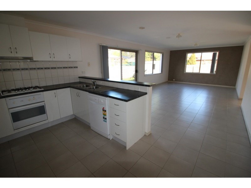 18 Orion way, Roxburgh Park VIC 3064