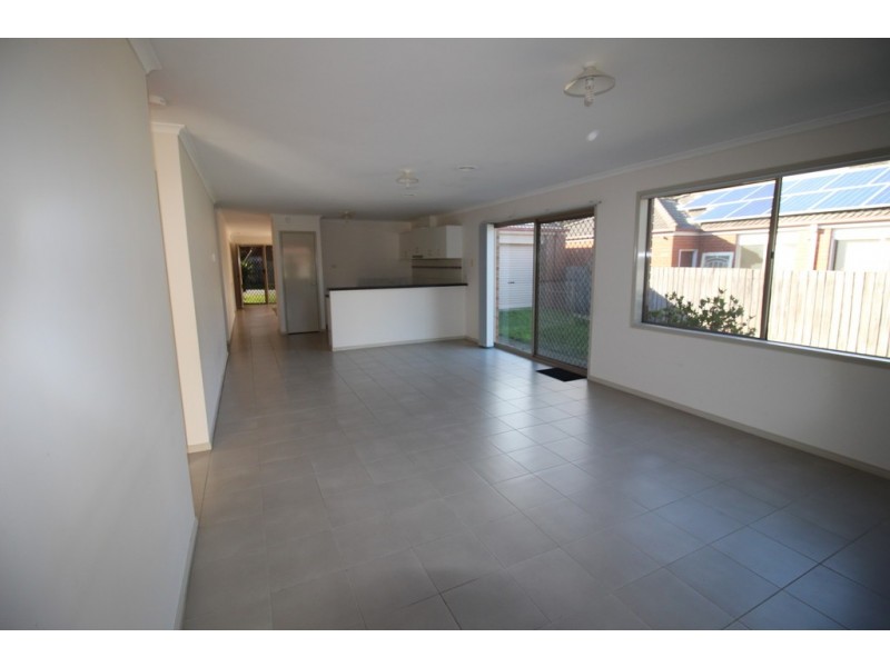 18 Orion way, Roxburgh Park VIC 3064