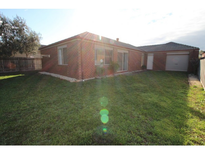 18 Orion way, Roxburgh Park VIC 3064