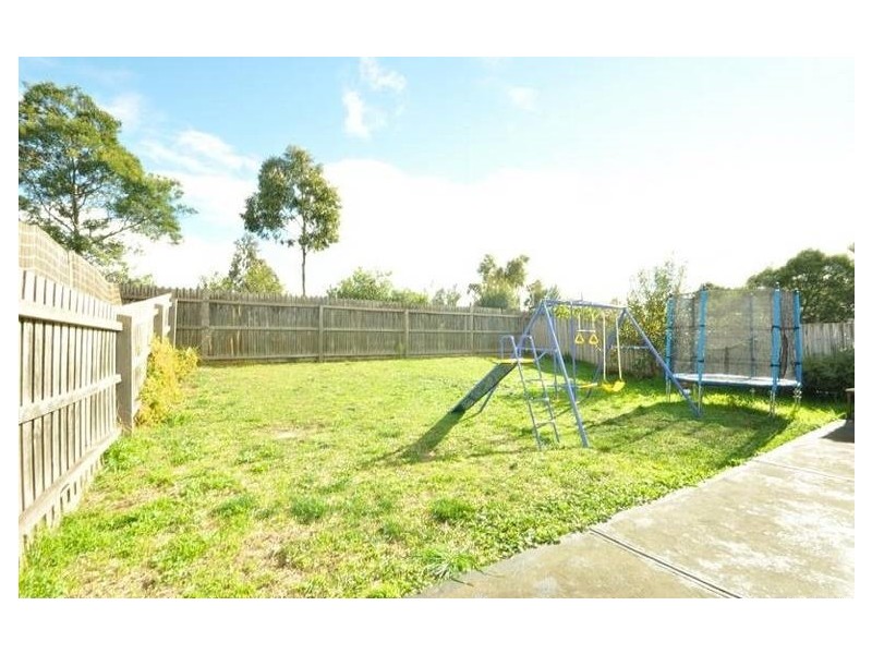15 Thompson Crescent, Roxburgh Park VIC 3064