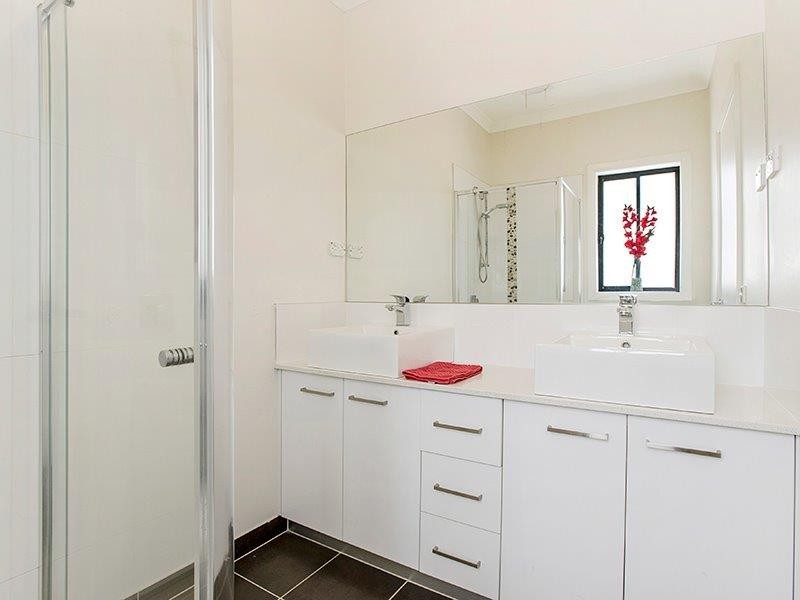 1 Moor Park Drive, Craigieburn VIC 3064